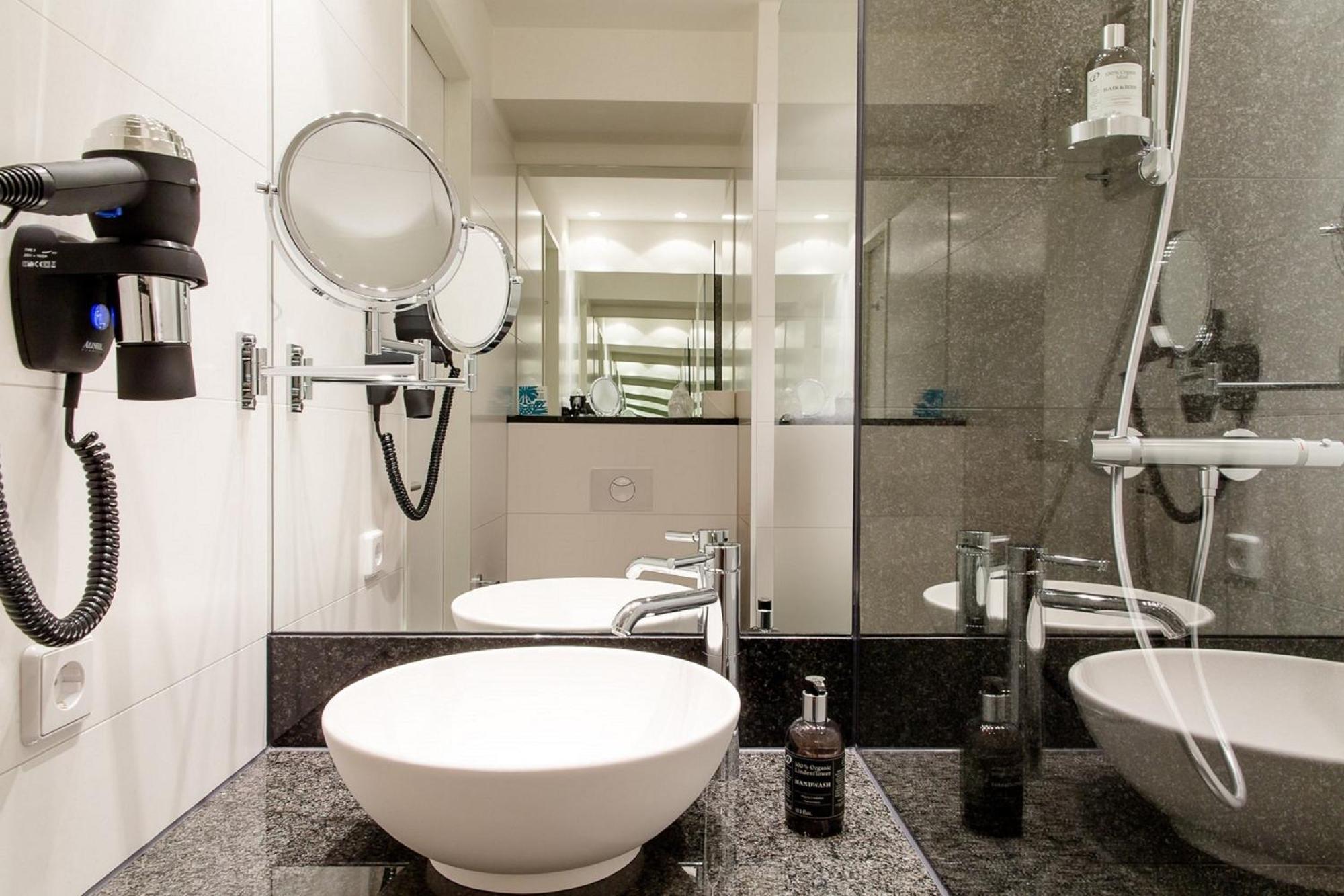 Motel One Berlin-Spittelmarkt ภายนอก รูปภาพ