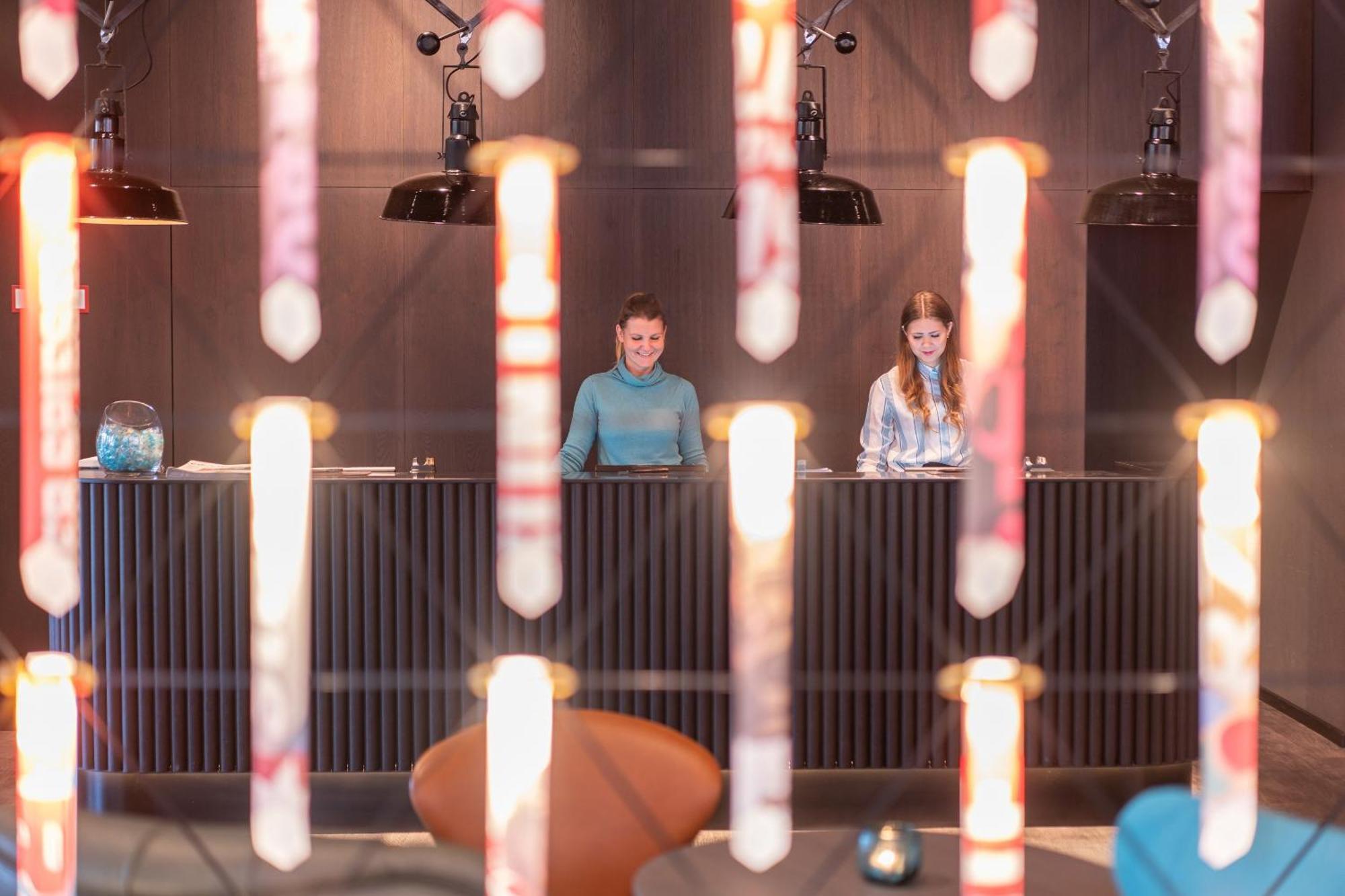 Motel One Berlin-Spittelmarkt ภายนอก รูปภาพ