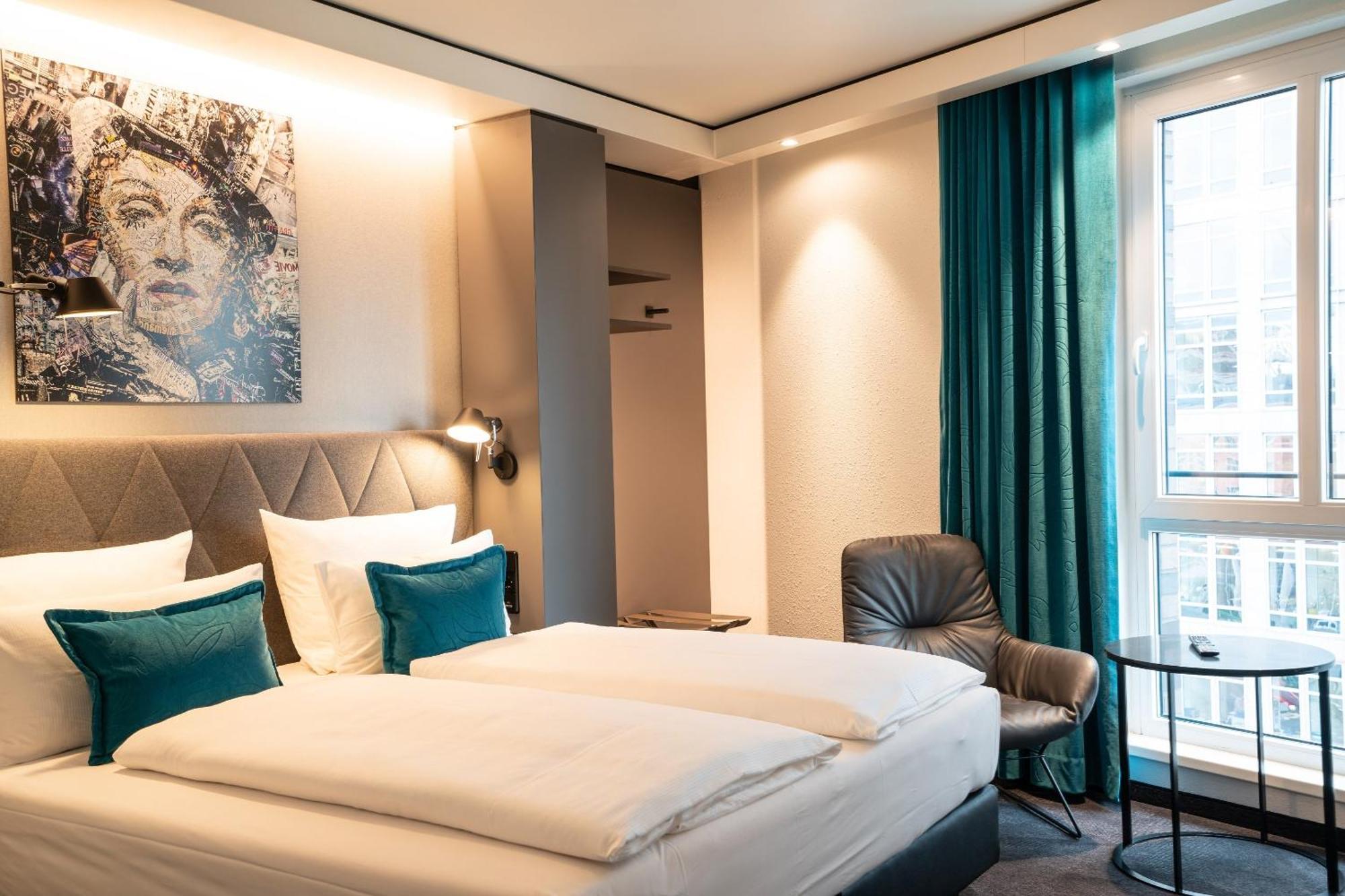 Motel One Berlin-Spittelmarkt ภายนอก รูปภาพ