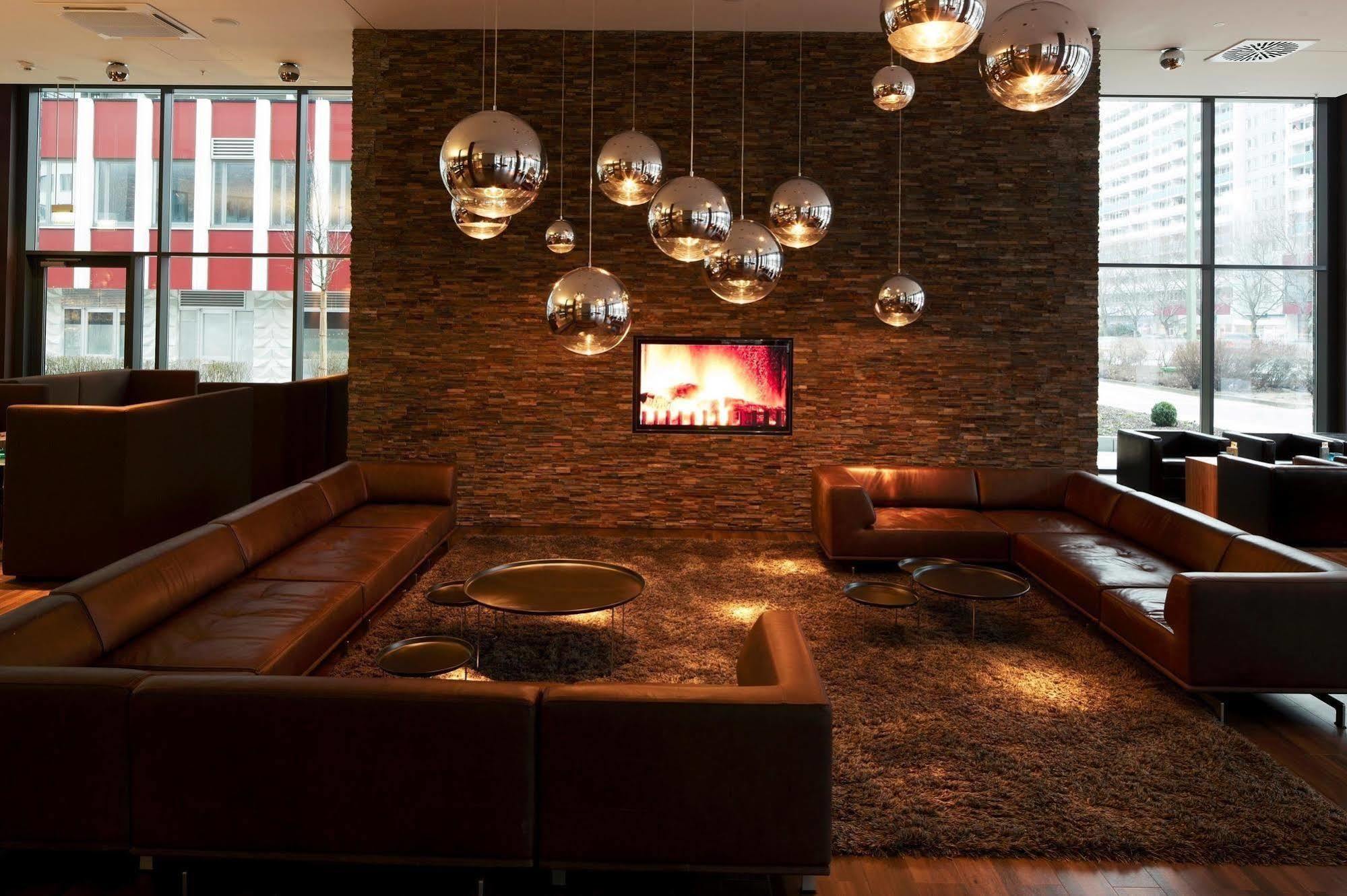 Motel One Berlin-Spittelmarkt ภายนอก รูปภาพ